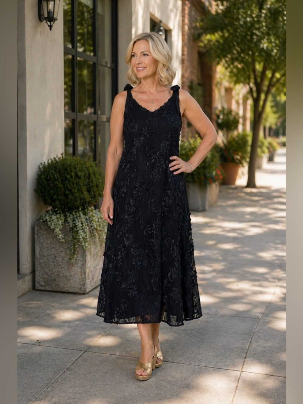 New Designed En Saison Reese Floral Appliqué Open Stitch Dress